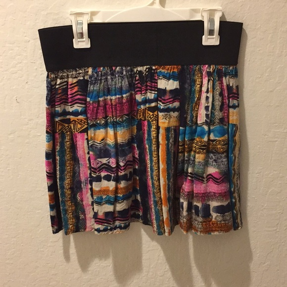 Patterned skirt - Picture 2 of 3